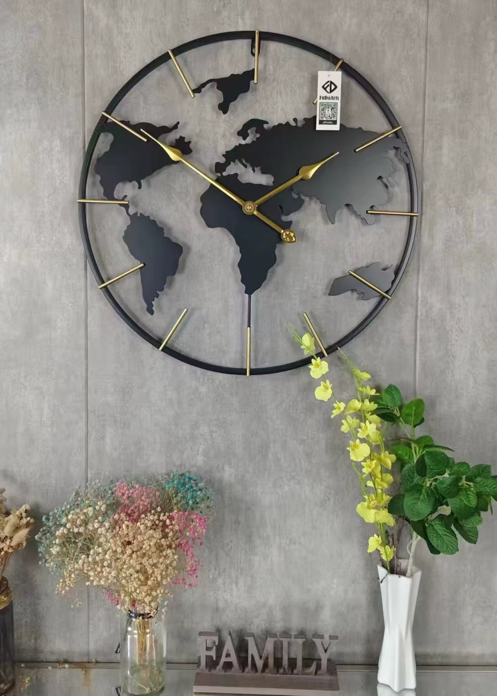 detalle reloj de pared mapa del mundo 60 cm puntero metal dorado