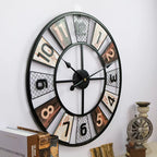 Vista lateral del reloj de pared vintage mostrando grosor del marco