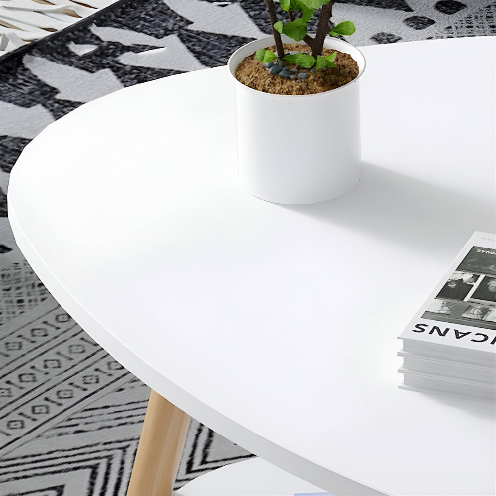 Detalle superficie blanca lisa mesa triangular BKC014